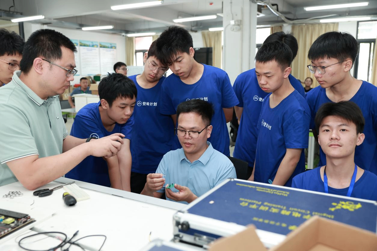 登峰计划-登峰平台-登峰计划大学实验室开放活动-北京登峰数智研究院-2026寒假登峰活动