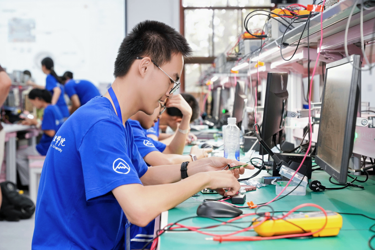 登峰计划-登峰平台-登峰计划大学实验室开放活动-北京登峰数智研究院-2026寒假登峰活动